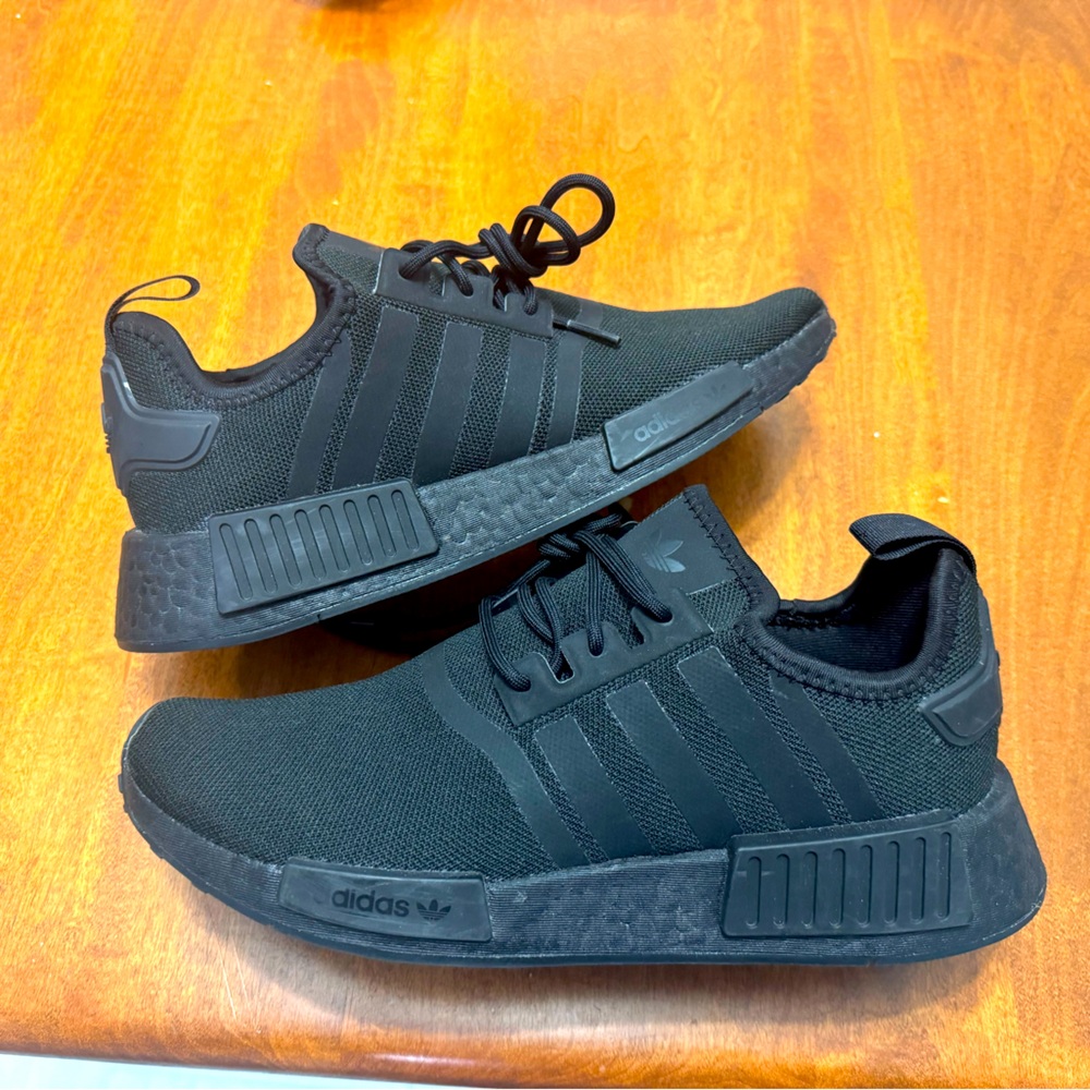 Adidas NMD R1 Triple Black Mens size 8